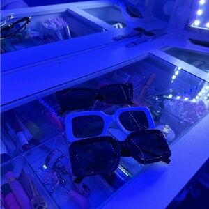 Stylish Black and White Sunglasses Set